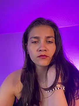 aurora_divine (F young) - show boobs + aceite