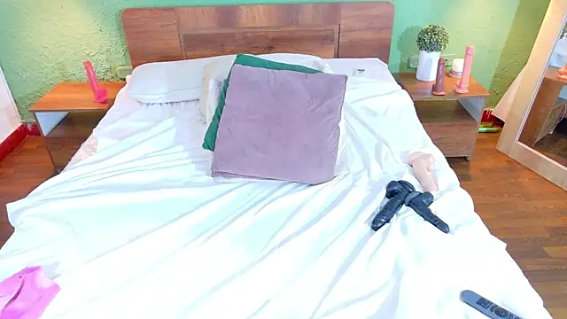 tinyy_whore18 (F young) - k Make me squirt and BE YOURS