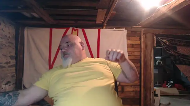 Newfiesausage1972 live sex cam