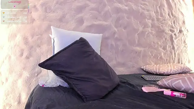 Naomy_gyal webcam stripchat model stream image