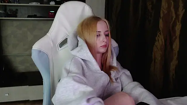 cutti_crystal - Cutti_Crystal's free webcam - UK Sex Cams