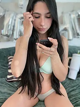 LoveLillyy live sex cam