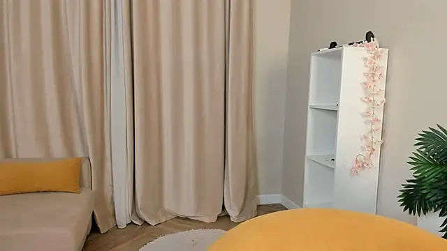 betteselbe - BetteSelbe's free webcam - UK Sex Cams