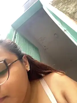 Webcam Model (Evabigass)  is live.Free join now!