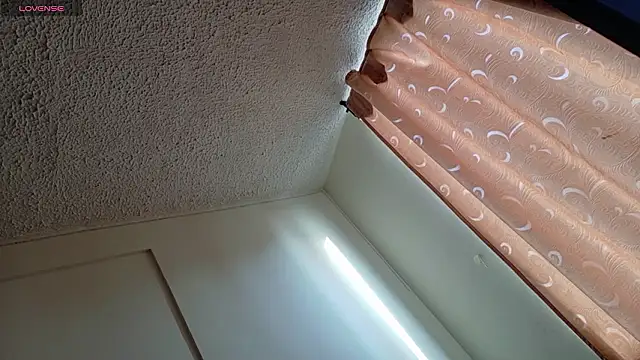 paulasantanaof (F young) - Some fingers in wet pussy  🥴🥵