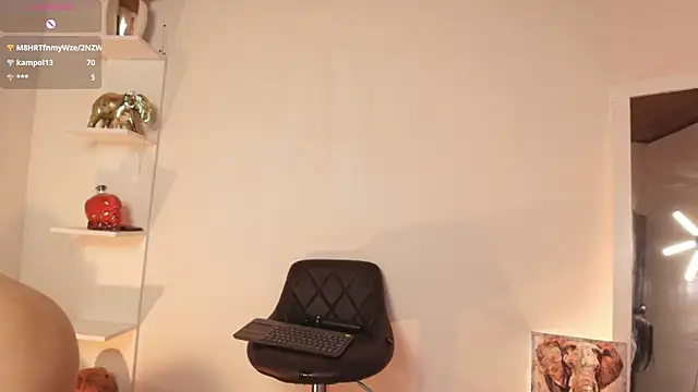 ema_parkerr - Ema_parkerr's free webcam - UK Sex Cams