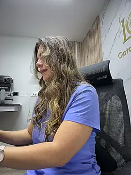 alicee16 Live Webcam on Stripchat