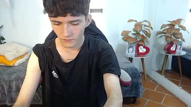 trevor_mob (M twink) - maturbation 10 min + cum