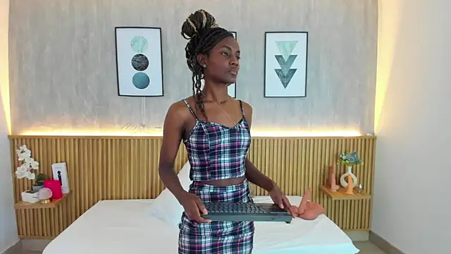 kenya_stone_1 (F young) - twerking