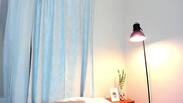 sweet_aura31 (F teen) - undress my girl