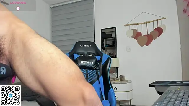 mateoleonee live sex cam