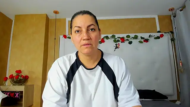 heidy_milf - Heidy_milf's free webcam - UK Sex Cams