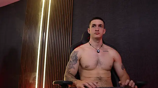 JacksonOlsenn live sex cam