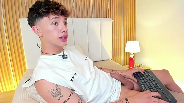 tomy_rox - Tomy_Rox's free webcam - UK Sex Cams