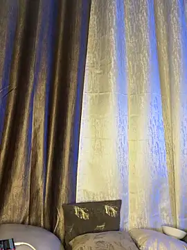 Webcam Model (KARISHMA-STRIP)  is live.Free join now!