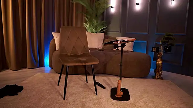 MissEmaDivine webcam