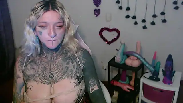 sloppytitss - SLOPPYTITSS's free webcam