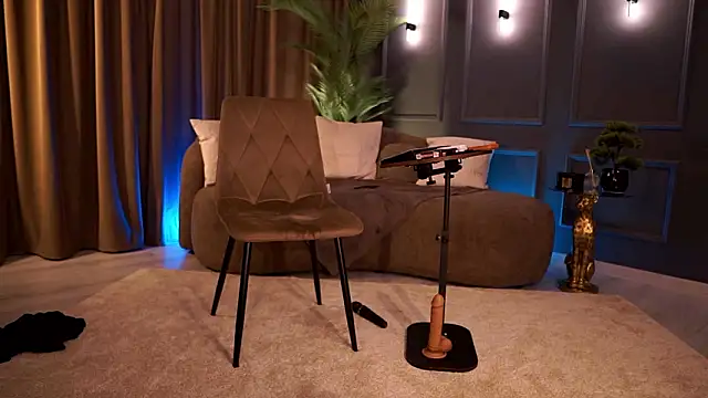 MissEmaDivine live sex cam