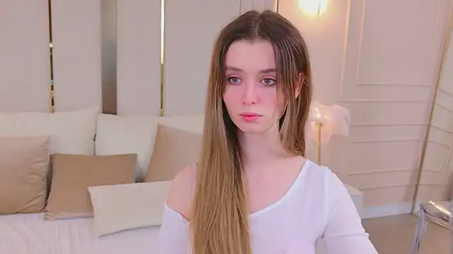 MarybethSnow live cam profile