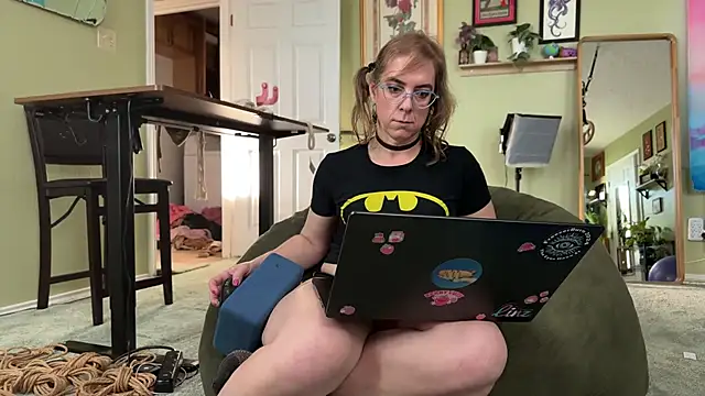 mirandaflowers - MirandaFlowers's free webcam - UK Sex Cams