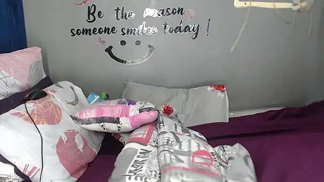 black_berry_xxx (F young) - LETS FUCK AND GET KNOW ME DADDIES