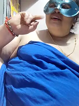 tamilthanushri (F milf) - Boobs flash