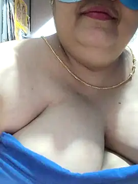 tamilthanushri (F milf) - Boobs flash