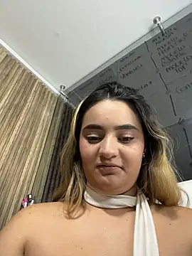 Antonella_Juliet... Live Webcam on Stripchat