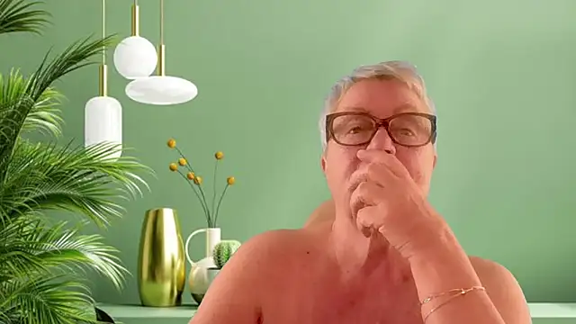 mystery-grandmother - Mystery-Grandmother's free webcam