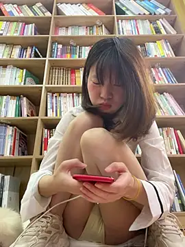 美女littleqiu在线直播