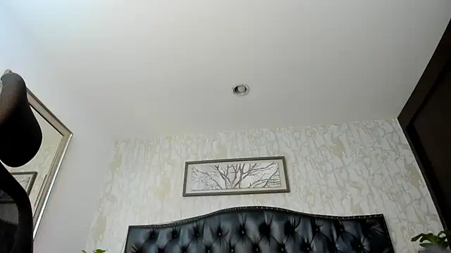 lander_cruz (M twink) - oil chest