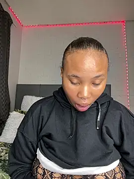 drippincaramelcutie - DrippinCaramelCutie's free webcam - UK Sex Cams