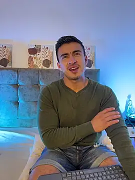 chris_clarck (M young) - take off my shorts🥵🔥😏