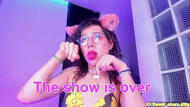 Sweet-SharoKitty live sex cam