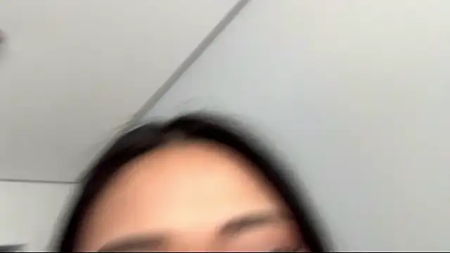 sweetmiaxo - SweetMiaXO's free webcam - UK Sex Cams