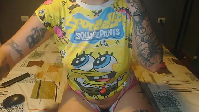 tattoodreams_lucy (F young) - show tits