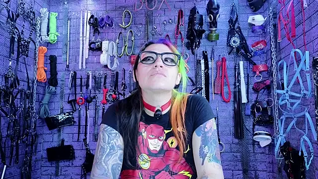 pandoranezz (Ask my age) - 100 spanks on pussy