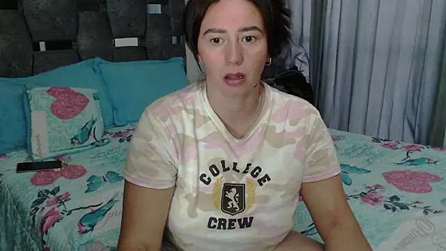 sara_hott_1 - Sara_hott_1's free webcam - UK Sex Cams