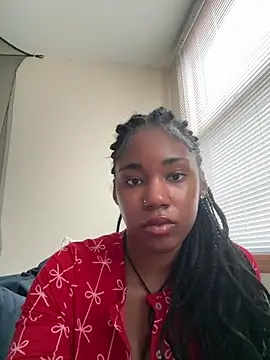 Webcam Model (Ebonythroat777) is live