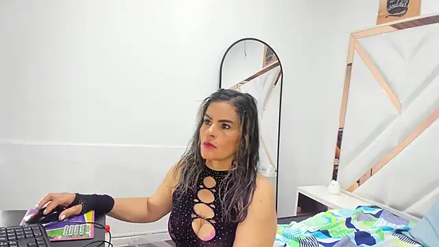 harleyhot_ - HarleyHot_'s free webcam