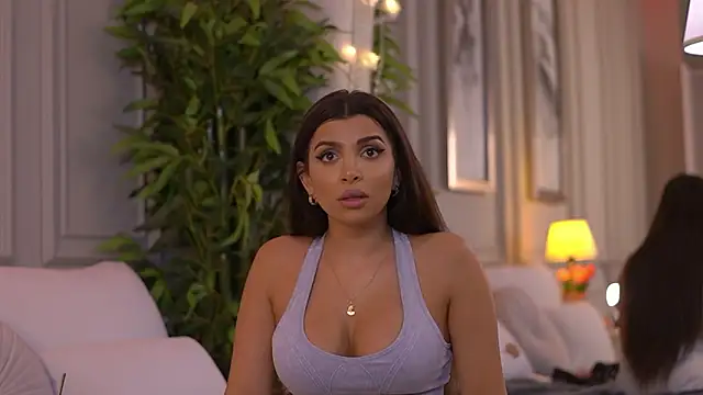 nicolecellini (F young) - lets drop some spit on my boobies 👅👅❤