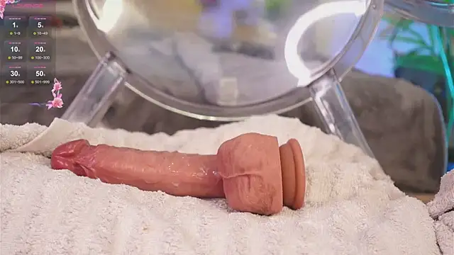 lil__fleur (Ask my age) - rub your clitoris on a dildo