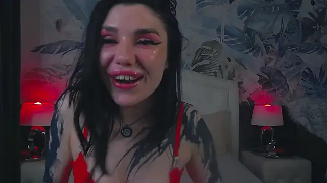 maevemoon (F young) - spanking tits