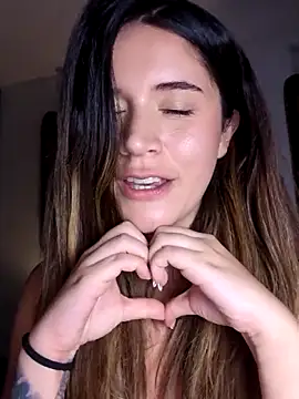 Webcam Model (maliciaworld)  is live.Free join now!