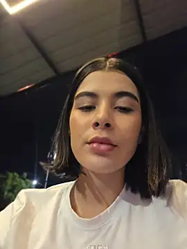 sweetnahoxxx - Sweetnahoxxx's free webcam - UK Sex Cams