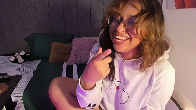 rosse_taylorx1 - Rosse_taylorx1's free webcam - UK Sex Cams