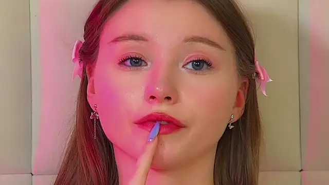 keiraasti - KeiraAsti's free webcam - UK Sex Cams