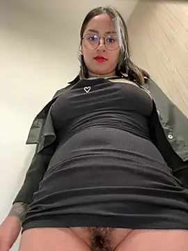 rae_lil_white (G young) - POV:BIG SQUIRT IN PUBLIC BATHROOM