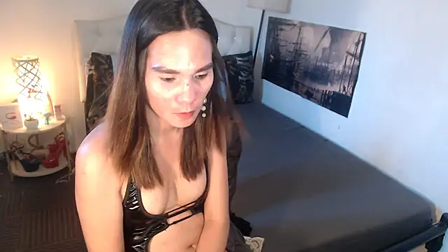 NinaDOM4CUM live sex cam