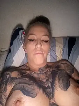 vamporasuccubus19777 live sex cam